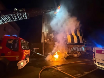Incendie près de la gare de Rennes: un rappel de l'importance de la sécurité dans l'immobilier de bureaux