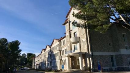 Aix-en-Provence: propriété commerciale mixte de prestige de 5 000 m2 au Technopôle de l'Arbois