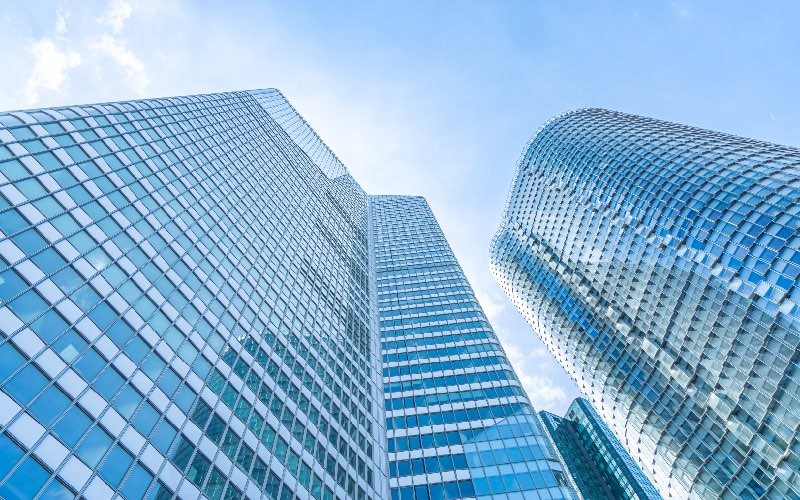 Le marché des bureaux parisiens en 2025: ralentissement de la demande, hausse du taux de vacance et nouvelles opportunités pour les entreprises