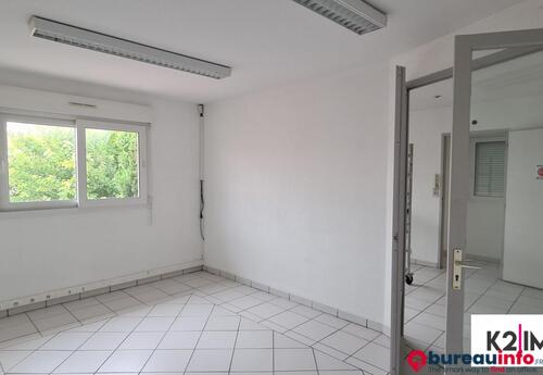 Bureaux à louer dans LOCAL PROFESSIONNEL 134 M² - BUREAU - PARKING