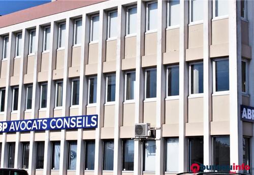 Bureaux à louer dans Le cabinet d’Avocats ABP Arles vous propose à la location deux bureaux à l’entrée d’Arles proche ZI Nord coté Concessionnaires Ford/Peugeot