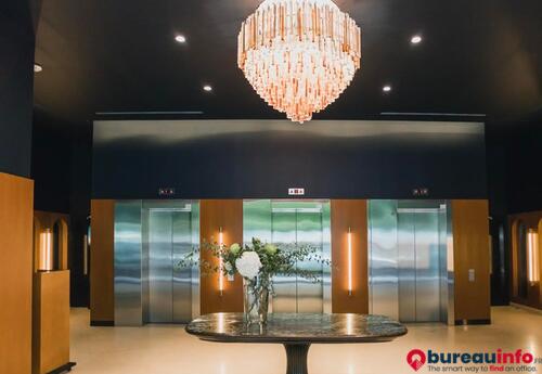 Bureaux à louer dans 28 Cours Albert 1er - Paris 8