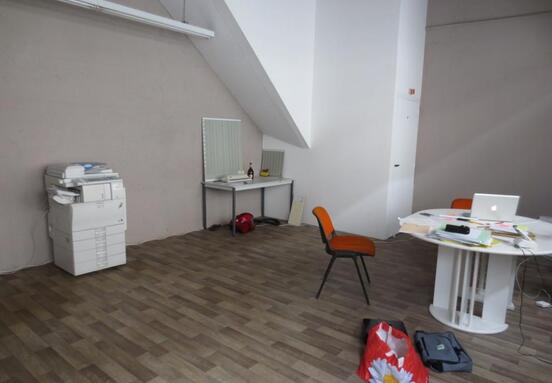 Location - Bureaux de 709 m2 divisibles en 3 lots