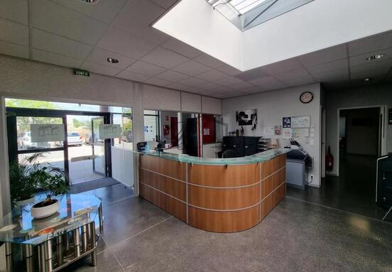 Local/Bureau Professionnel  SUD LUBERON à vendre