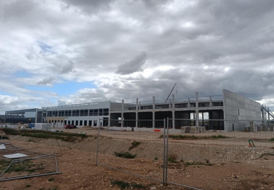 Aéroport de Lyon DC1: nouveau complexe logistique et bureaux de 25 313 m² à Lyon Saint-Exupéry