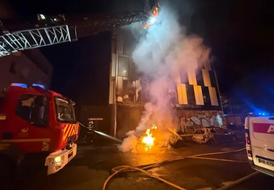 Incendie près de la gare de Rennes: un rappel de l'importance de la sécurité dans l'immobilier de bureaux